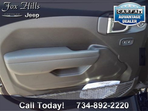 New 2025 Jeep Gladiator Willys image 13