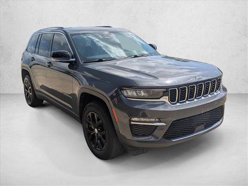 Certified 2023 Jeep Grand Cherokee Limited RWD image 3
