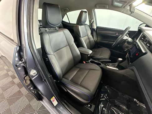 Used 2019 Toyota Corolla SE FWD image 26