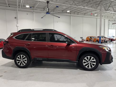 Used 2023 Subaru Outback Premium image 2