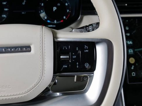 Used 2025 Land Rover Range Rover Long Wheelbase Autobiography AWD/4WD image 18