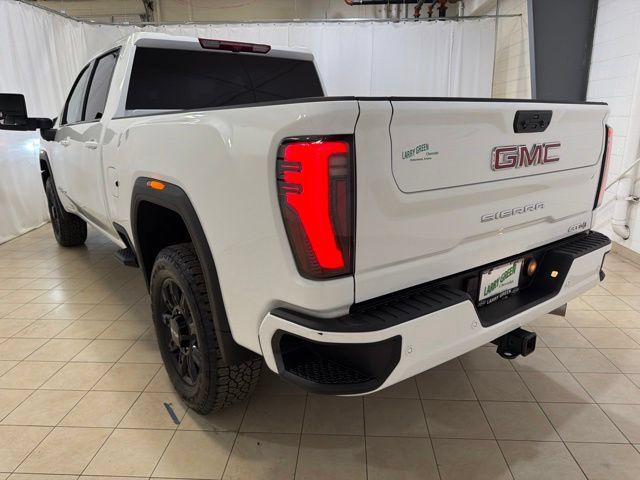 Used 2025 GMC Sierra 2500 AT4 AWD/4WD image 4