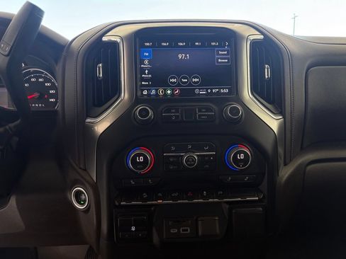 Used 2022 Chevrolet Silverado 1500 LT AWD/4WD image 8