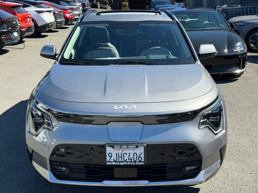 Used 2023 Kia Niro Wave w/ Wave Preserve Package FWD image 2