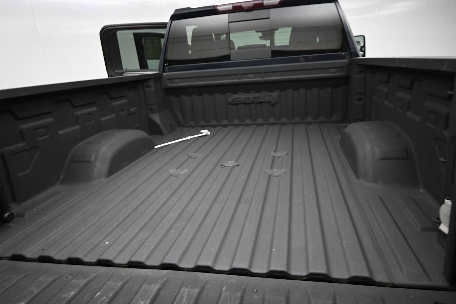 Used 2024 GMC Sierra 2500 AT4 w/ AT4 Premium Plus Package AWD/4WD image 18