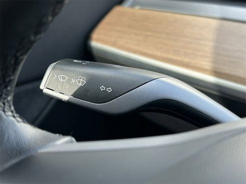 Used 2020 Tesla Model Y Long Range image 27