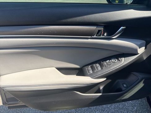 Used 2019 Honda Accord LX image 23