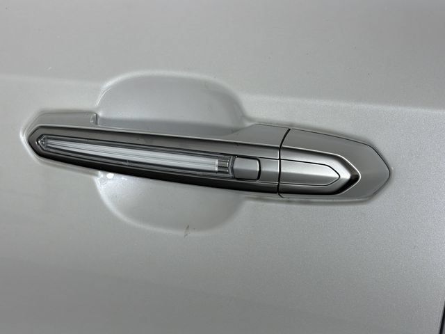 Used 2023 Cadillac XT4 Premium Luxury FWD image 32