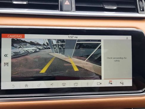 Used 2019 Land Rover Range Rover Velar R-Dynamic SE image 24