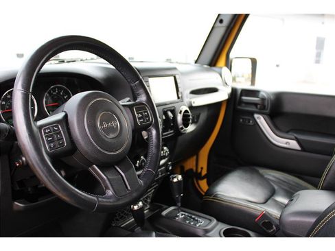 Used 2015 Jeep Wrangler Unlimited Sahara w/ Connectivity Group image 8