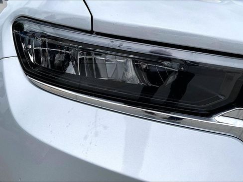Used 2024 Jeep Grand Cherokee Laredo AWD/4WD image 31