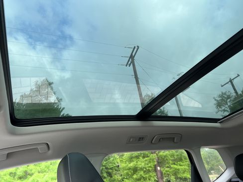 Certified 2023 Volkswagen Taos SE w/ Panoramic Sunroof Package FWD image 24