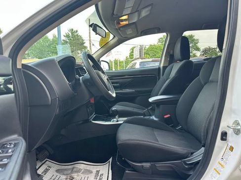 Used 2020 Mitsubishi Outlander SE AWD/4WD image 10