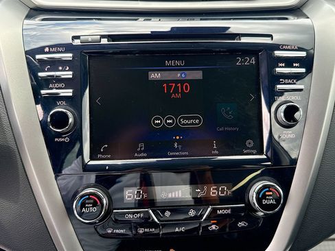 Used 2024 Nissan Murano SV AWD/4WD image 16