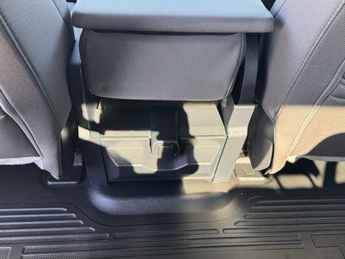 Used 2022 Ford F550 2WD Crew Cab Super Duty image 27