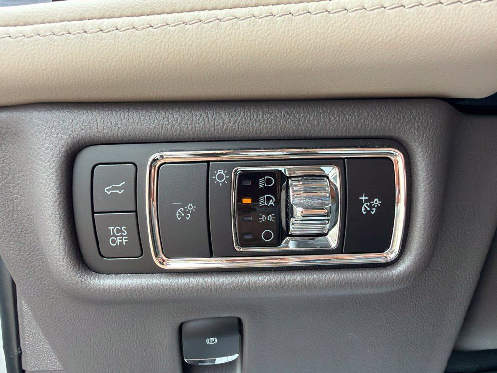 Used 2023 Lincoln Nautilus Reserve AWD/4WD image 20