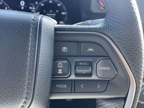 Used 2025 Toyota Tacoma TRD Sport AWD/4WD image 20