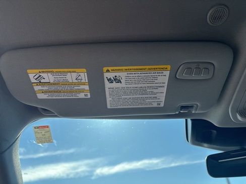 Used 2023 Ford Explorer Limited w/ Limited Technology Package image 32