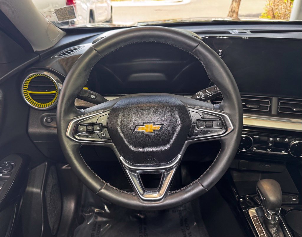 Used 2025 Chevrolet Trax LT w/ Driver Confidence Package FWD image 15