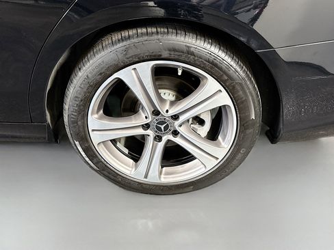 Used 2020 Mercedes-Benz E 350 Sedan w/ Premium Package image 37