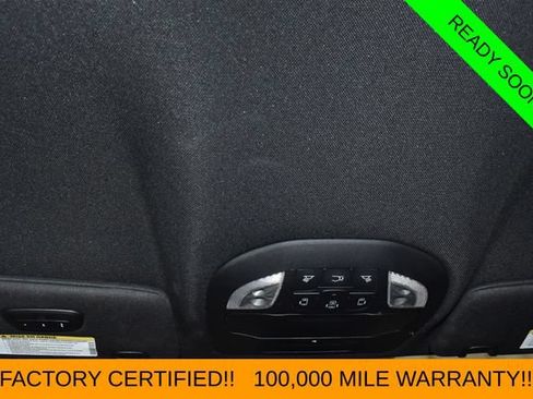 Certified 2025 Chrysler Pacifica Select FWD image 35
