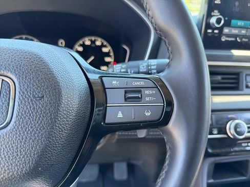 Certified 2025 Honda Pilot Touring image 17
