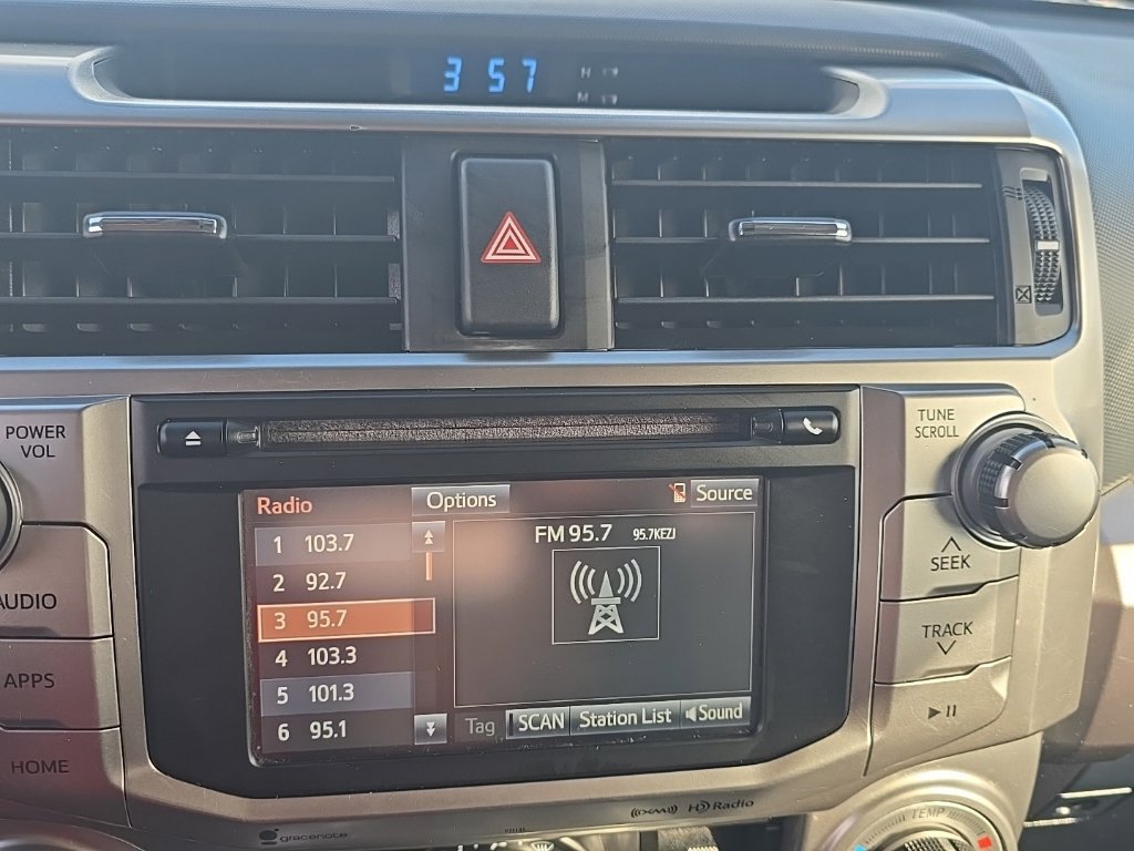 Used 2018 Toyota 4Runner SR5 AWD/4WD image 13