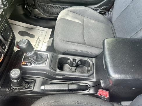 Used 2020 Jeep Wrangler Sport AWD/4WD image 16