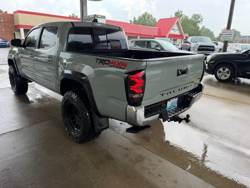 Used 2023 Toyota Tacoma TRD Off-Road AWD/4WD image 4