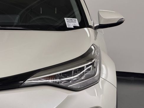 Used 2021 Toyota C-HR LE image 11
