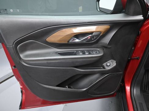 Used 2020 GMC Terrain SLE w/ Driver Convenience Package FWD image 4