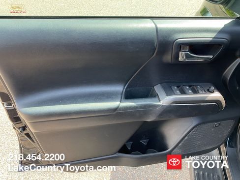 Used 2020 Toyota Tacoma Limited AWD/4WD image 14