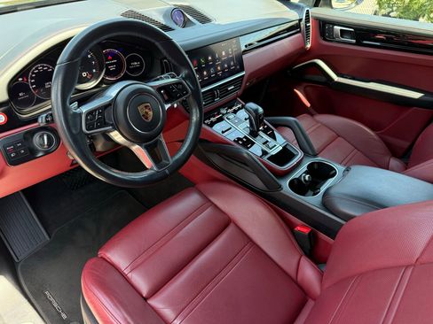 Certified 2023 Porsche Cayenne Platinum Edition AWD/4WD image 4