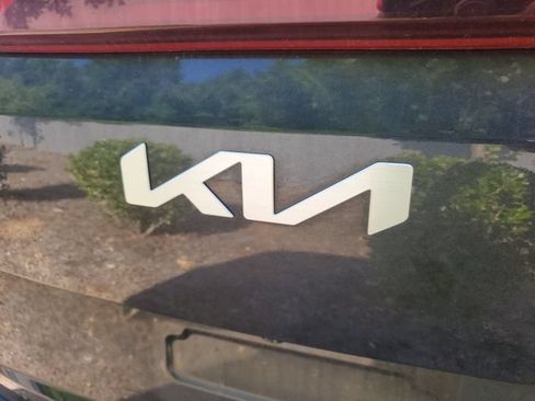 Certified 2025 Kia Carnival SX Prestige FWD image 6
