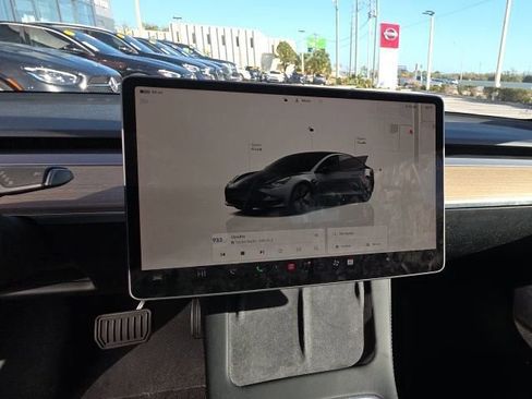 Used 2022 Tesla Model 3 Standard Range image 15