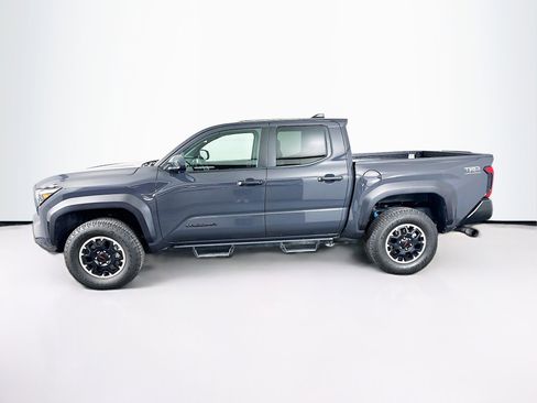 Used 2025 Toyota Tacoma TRD Off-Road image 4