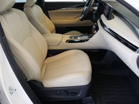 Certified 2025 INFINITI QX60 Luxe w/ Cargo Package AWD/4WD image 45