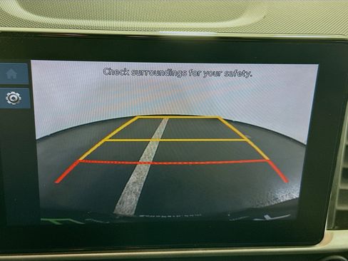 Used 2025 Hyundai Venue SEL image 22