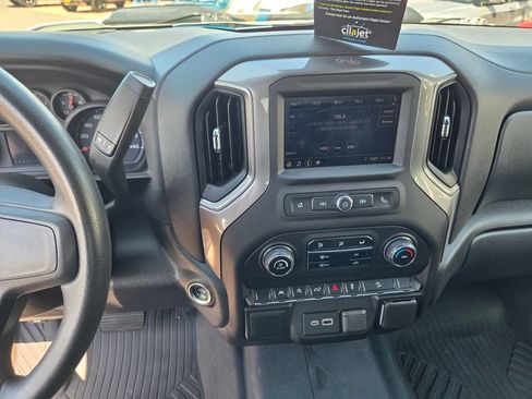 Used 2025 Chevrolet Silverado 1500 Custom Trail Boss w/ Turbomax Blackout Package AWD/4WD image 17