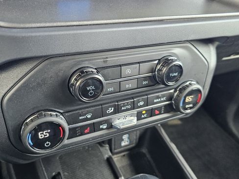 Used 2025 Ford Bronco Big Bend image 17