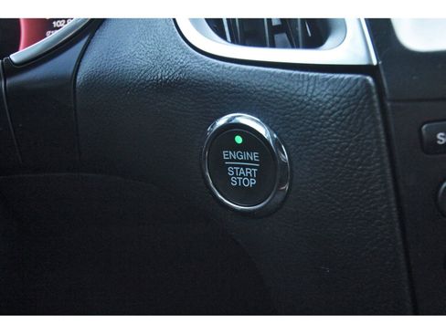 Used 2019 Ford Edge Titanium image 29