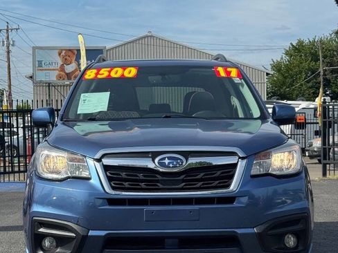 Used 2017 Subaru Forester 2.5i Premium w/ Popular Package #1A AWD/4WD image 2