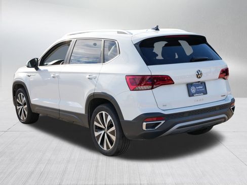 Certified 2022 Volkswagen Taos SE image 5