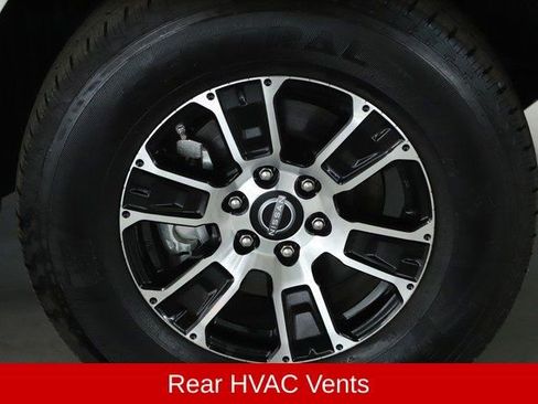 Used 2024 Nissan Titan SV w/ SV Convenience Package image 11