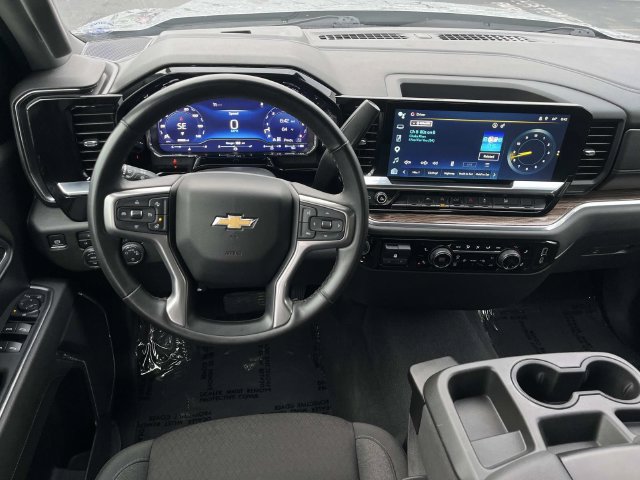 Used 2025 Chevrolet Silverado 1500 LT AWD/4WD image 13