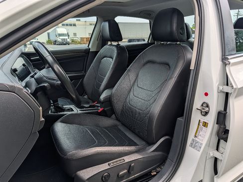 Used 2019 Volkswagen Jetta SEL Premium FWD image 14