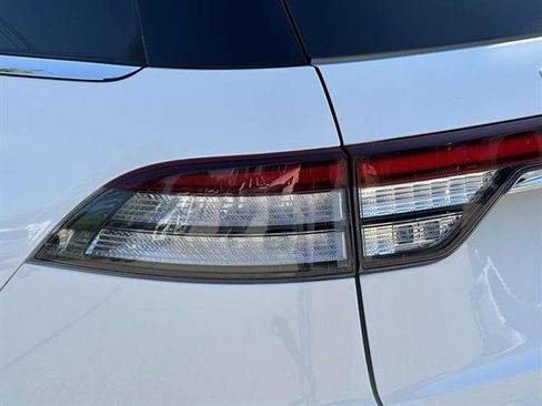 Certified 2021 Lincoln Aviator Reserve w/ Equipment Group 201A image 9