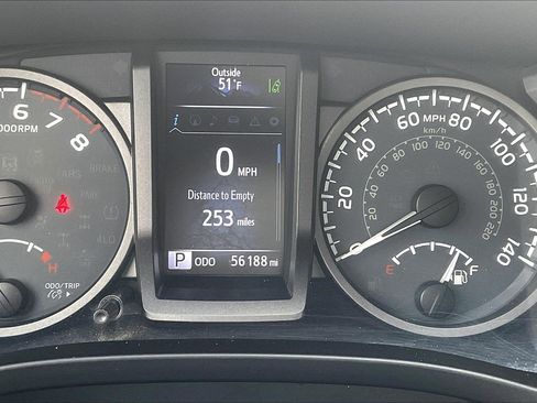 Used 2018 Toyota Tacoma TRD Sport image 12