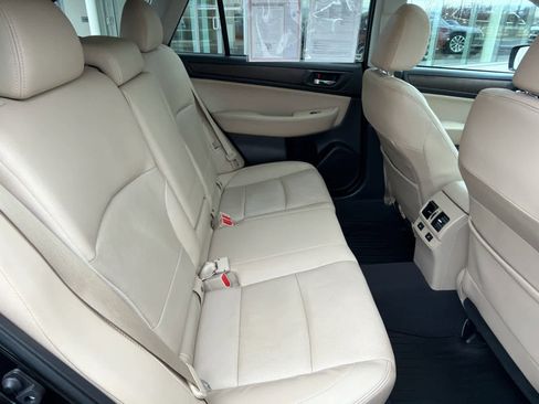 Used 2017 Subaru Outback 2.5i Limited image 11