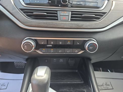 Used 2023 Nissan Altima 2.5 SV w/ SV Premium Package AWD/4WD image 24